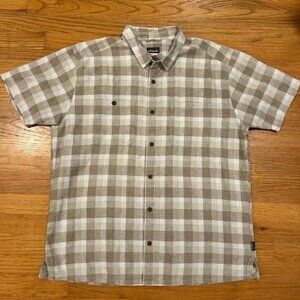 A Patagonia men’s button down short sleeve short size xl hemp casual lightweight